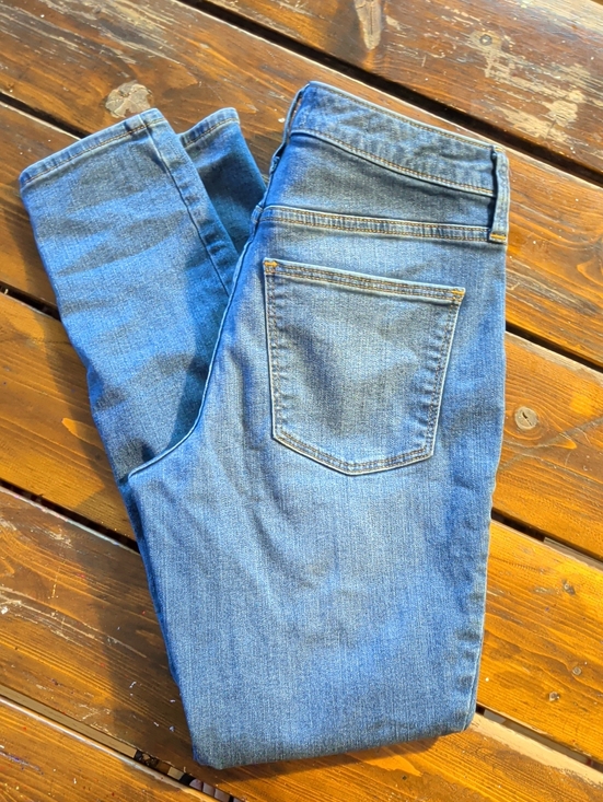 Universal Thread Denim - Universal Thread Women's Skinny Jeans in Medium Blue